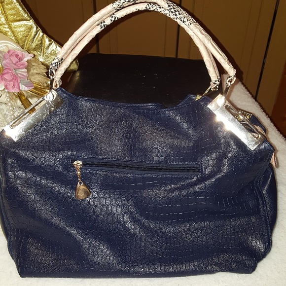 Handbag - Picture 2 of 6